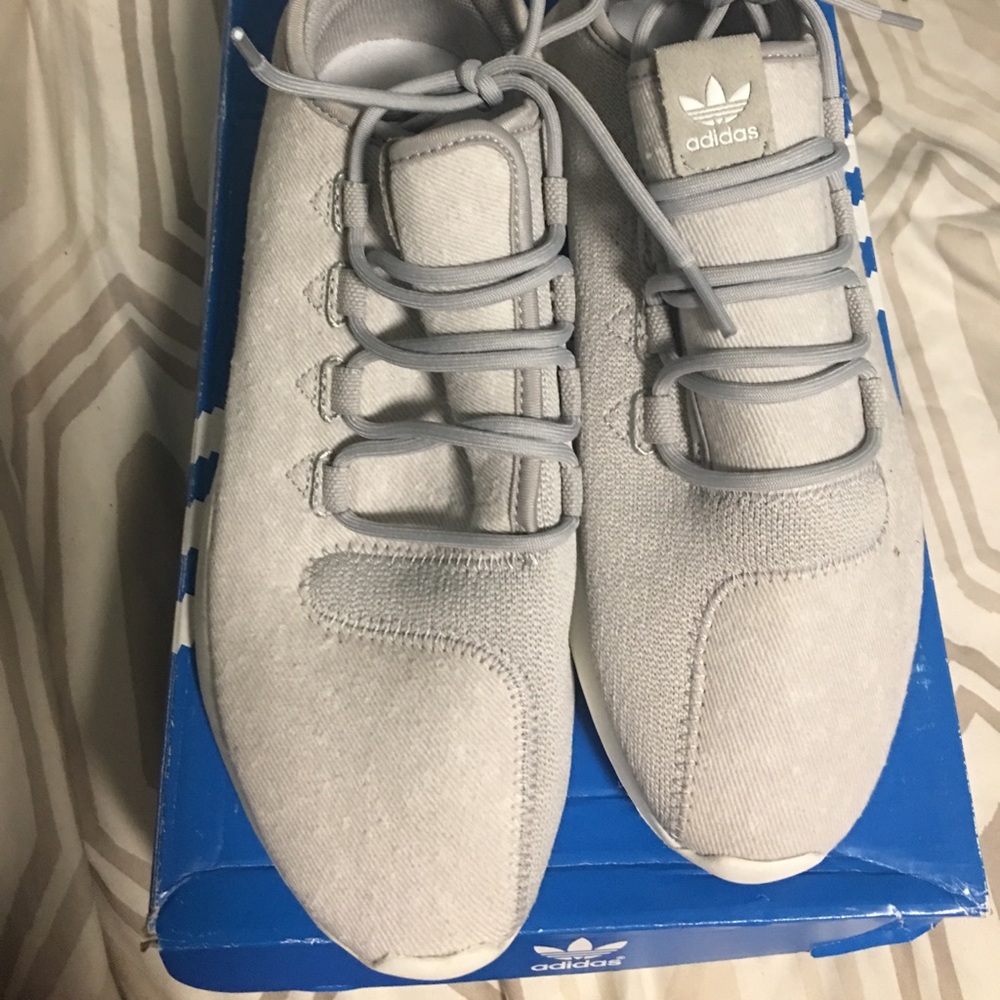 ADIDAS Tubular Shadow👟 Sz 9.5 !! - Picture 1 of 4